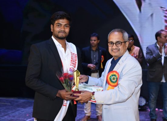 Student of the year – 2017 Yash Parate